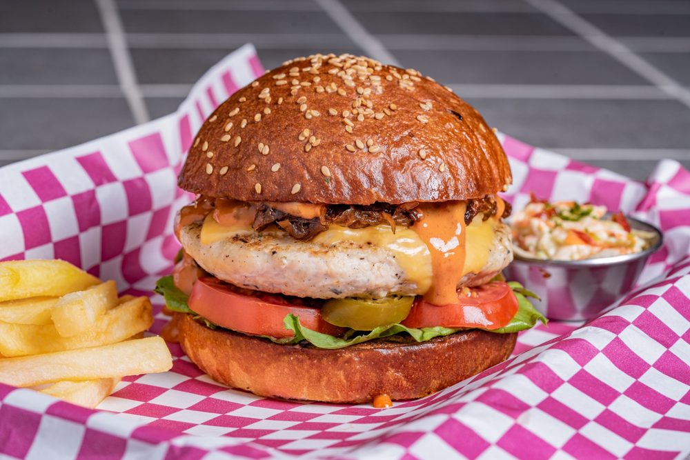 Juicy chicken burger from Moyaaah!